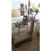 Image 1 : Antique Platform Scale
