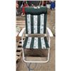 Image 1 : Green and white lawn chair, good condition