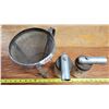 Image 4 : Vintage metal strainer & 2 vintage glass spray jars