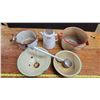 Image 2 : Enamel set - 2 large bowls, tea/coffee pot and 2 enamel cooking pots, with ladle/scoop