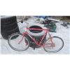 Image 1 : Mountain Tour Venture Bicycle
