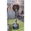Image 6 : 3 vintage coleman oil lamps