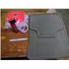 Image 1 : 4 floor mats, 2 safety cones and extinguisher