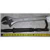 Image 2 : 18" Plumbers wrench & Nail puller