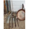 Image 6 : Lot of assorted metal items (Metal Tonka Truck, Iron Pan, Fork, Shovel.)