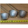 Image 8 : 3 Aluminum measuring ladles + 3 tin cups