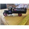 Image 2 : ERTL Imperial Oil fuel truck bank 1931 Hawkeye 1/25 die-cast