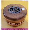 Image 1 : Inlaid Wood Potpourri Bowl with cast metal Hummingbird vent. 6 inch wide x 3 1/2 inches high