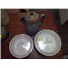 Image 1 : 2 Corningware dishes c/w lids and kettle pot