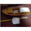 Image 3 : Battery operated inboard cabin cruiser
