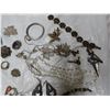 Image 6 : Lot of assorted costume jewelry