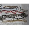 Image 4 : Lot of assorted costume jewelry