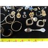 Image 4 : Lot of assorted costume jewelry