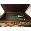Image 2 : gramophone c/w records by such artists as Lambert Murphy, Jesse Crawford, and Ada Jones, and 4 boxes
