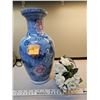 Image 2 : Large porcelain vase, small angled glass centerpiece