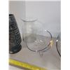 Image 3 : 2 glass vases + 2 glass bowls (one needs foot reglued)