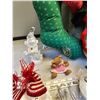 Image 3 : Decorative lot - mostly Christmas