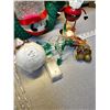 Image 4 : Decorative lot - mostly Christmas