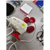 Image 7 : Curling iron, assorted housewares