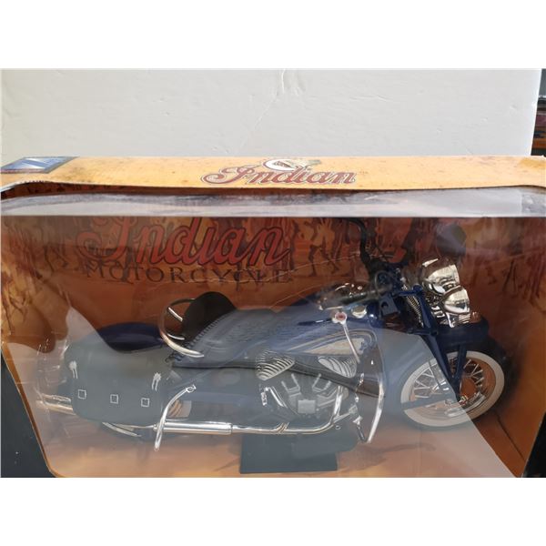 1:6 scale large Indian motorcycle die cast - blue - Schmalz Auctions