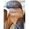 Image 3 : Vintage 10oz boxing gloves - small size excellent condition leather