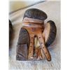 Image 4 : Vintage 10oz boxing gloves - small size excellent condition leather