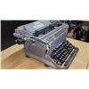 Image 5 : Vintage "Underwood" typewriter - heavy