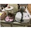 Image 2 : 2 B-MOLA ELECTRONIC SCENT MACHINES, ELECTRIC KETTLE, PORTABLE ELECTRIC RADIO, CLOTH LAMP, &