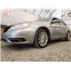 Image 2 : A6 --  2013 CHRYSLER 200 LIMITED, Grey, 170377 KM