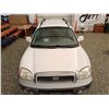 Image 12 : F6 --  2004 HYUNDAI SANTA FE GL, White, 253865 KM