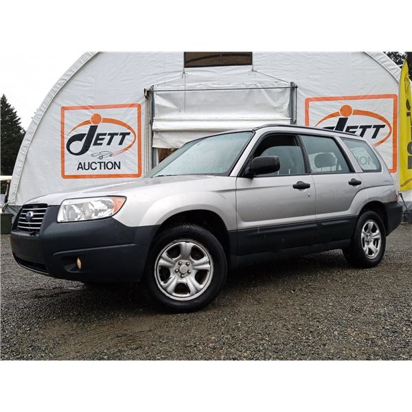 B2 --  2006 SUBARU FORESTER AWD, Silver, 205066 KM