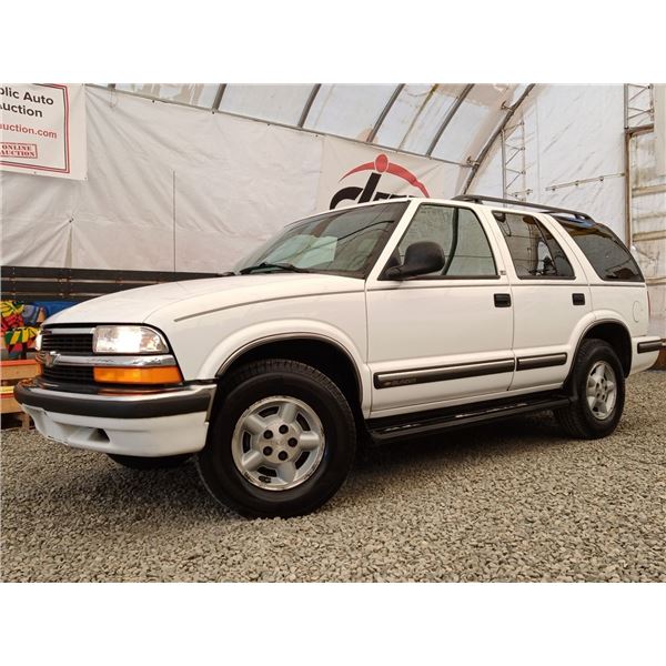 A2 --  1998 CHEVROLET BLAZER 4X4, White, 201579 KM