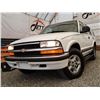 Image 3 : A2 --  1998 CHEVROLET BLAZER 4X4, White, 201579 KM