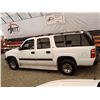 Image 24 : E1 --  2001 CHEVROLET SUBURBAN 2500 4X4 , White, 277367 KM