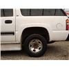 Image 31 : E1 --  2001 CHEVROLET SUBURBAN 2500 4X4 , White, 277367 KM