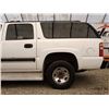 Image 32 : E1 --  2001 CHEVROLET SUBURBAN 2500 4X4 , White, 277367 KM