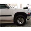 Image 42 : E1 --  2001 CHEVROLET SUBURBAN 2500 4X4 , White, 277367 KM
