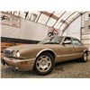 Image 1 : H3 --  2001 JAGUAR XJ8 VANDENPLAS , Gold, 178049 KM