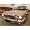 Image 8 : H3 --  2001 JAGUAR XJ8 VANDENPLAS , Gold, 178049 KM