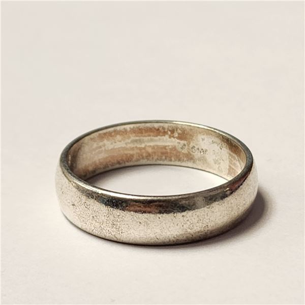 SILVER BAND RING