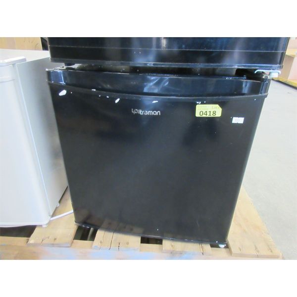 New Upstreman Black Bar Fridge - 19" x 19" x 19"