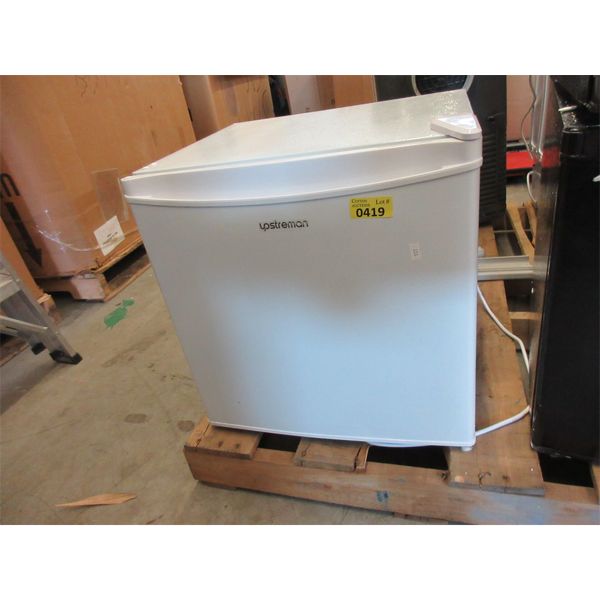 New Upstreman White Bar Fridge - 19  x 19  x 19 