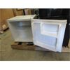 Image 2 : New Upstreman White Bar Fridge - 19" x 19" x 19"