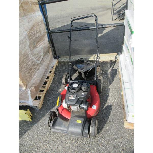 Yardworks 21" Gas Lawnmower w/ Gas Bag