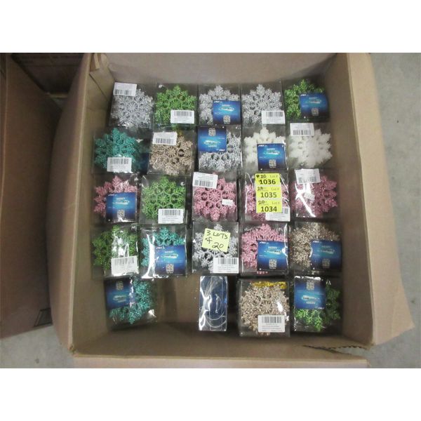 20 New Packs of 30 AMS 4  Christmas Snowflakes