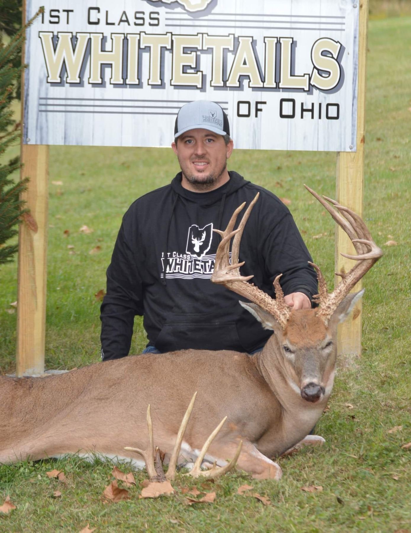 4 Day, 2 person 140" Ohio Muzzleloader whitetail buck hunt free range