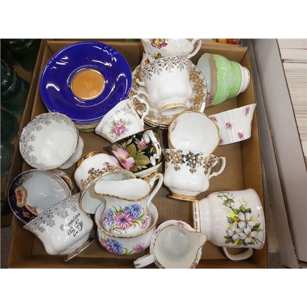 vintage teacups & saucers