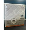 Image 1 : Lot of 1 Waterproof Crib Sheet/Quilted Pad Cover