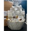 Image 2 : Lot of 1 Godiva Chocolatier Premium Gift Basket Set