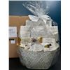 Image 2 : Lot of 1 Godiva Chocolatier Premium Gift Basket Set